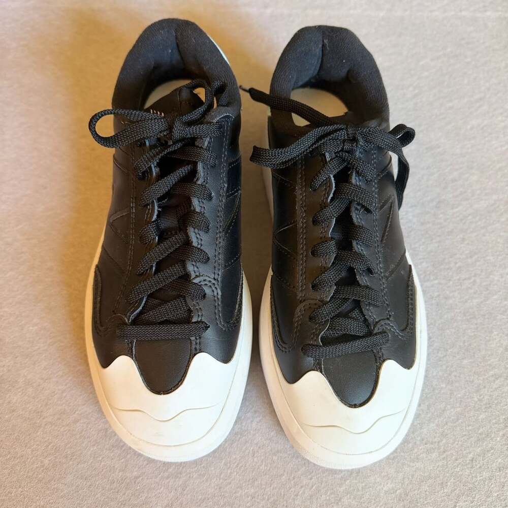 New Balance CT302LG Men’s 7 Women’s 8.5 Black White Blue Sneakers